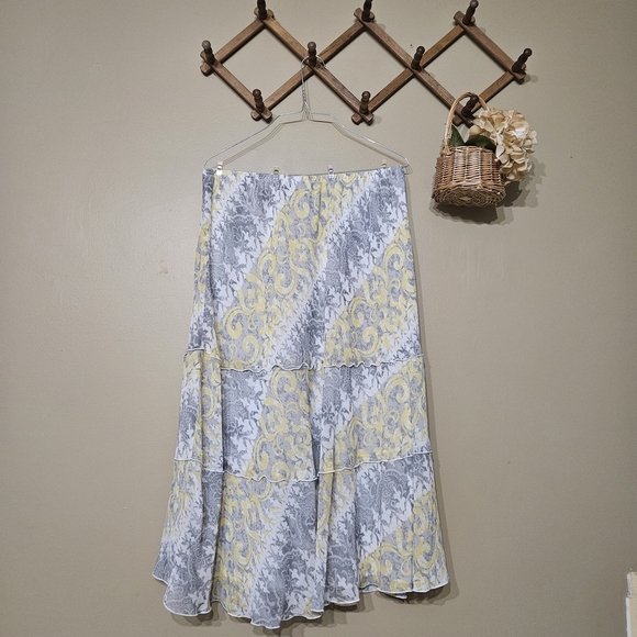 Elegant Yellow and Gray Patterned Alfred Dunner Skirt | Size 10 - Picture 1 of 4